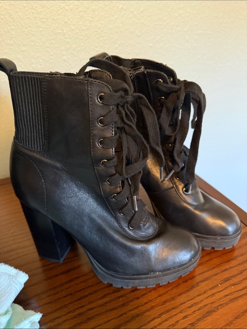 Steve Madden Black Lace-Up High Heel Ankle Boots size 6.5